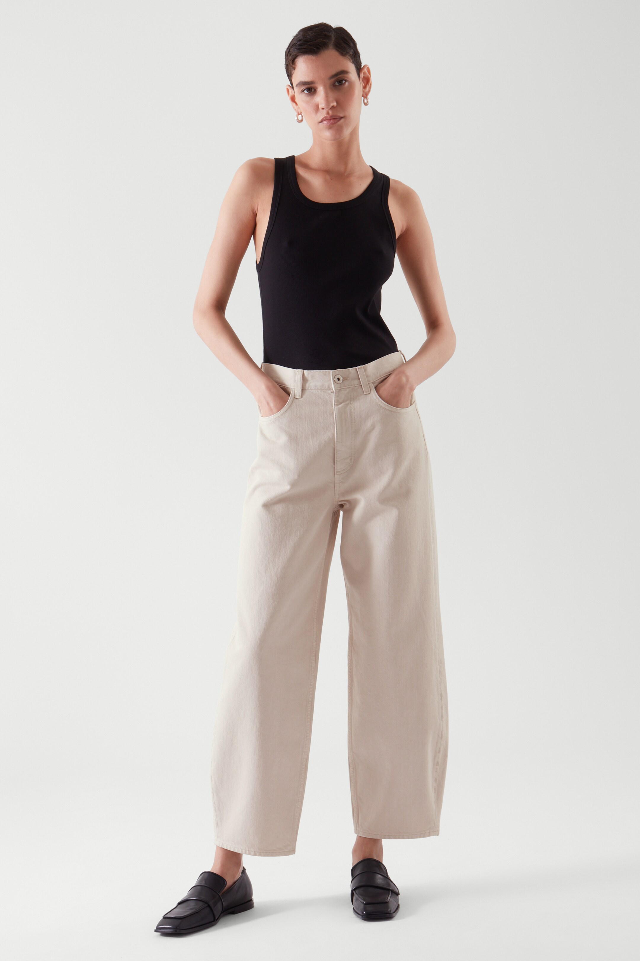 Barrel-leg mid-rise jeans - off-white 