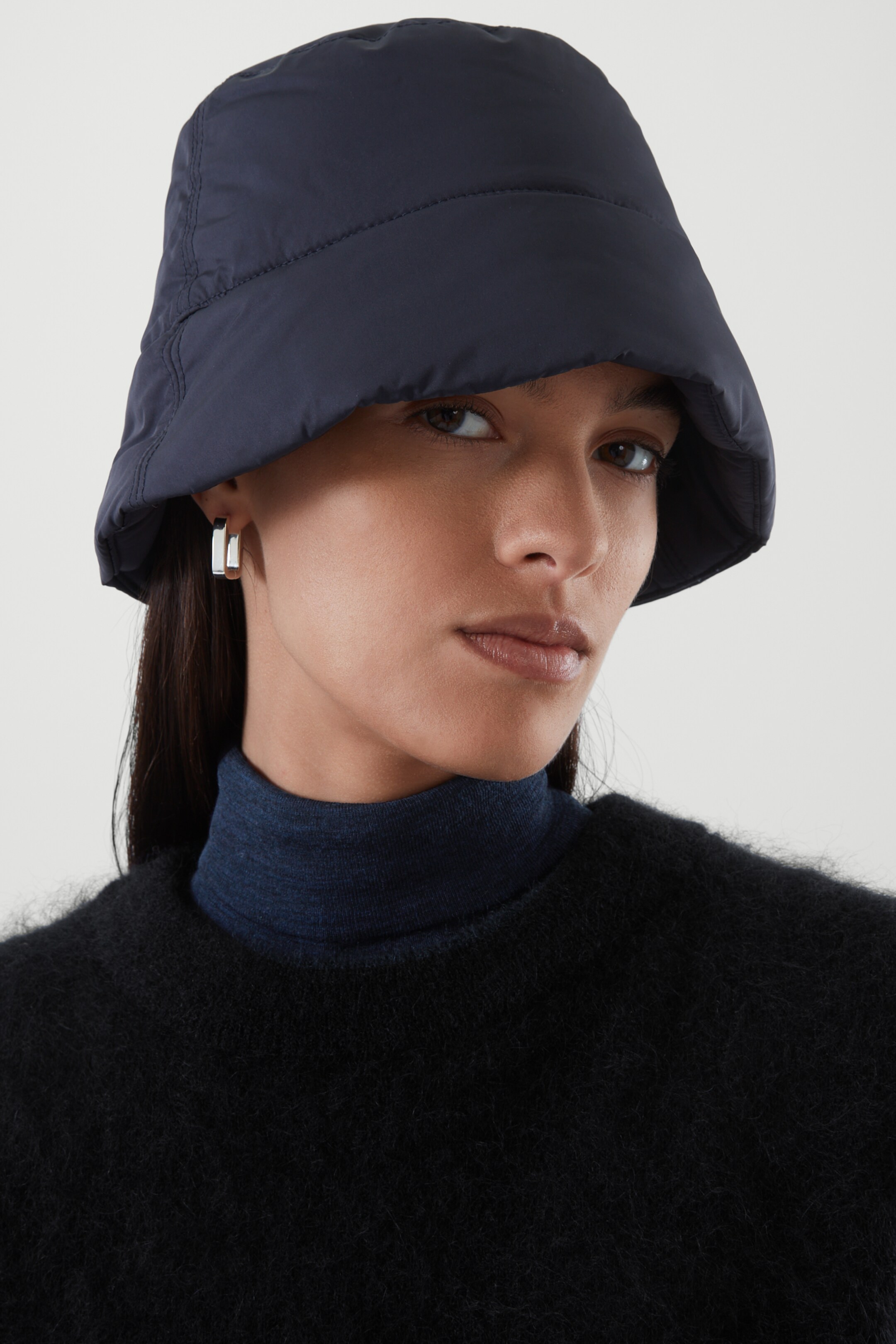 Padded bucket hat - NAVY - Women | COS AU