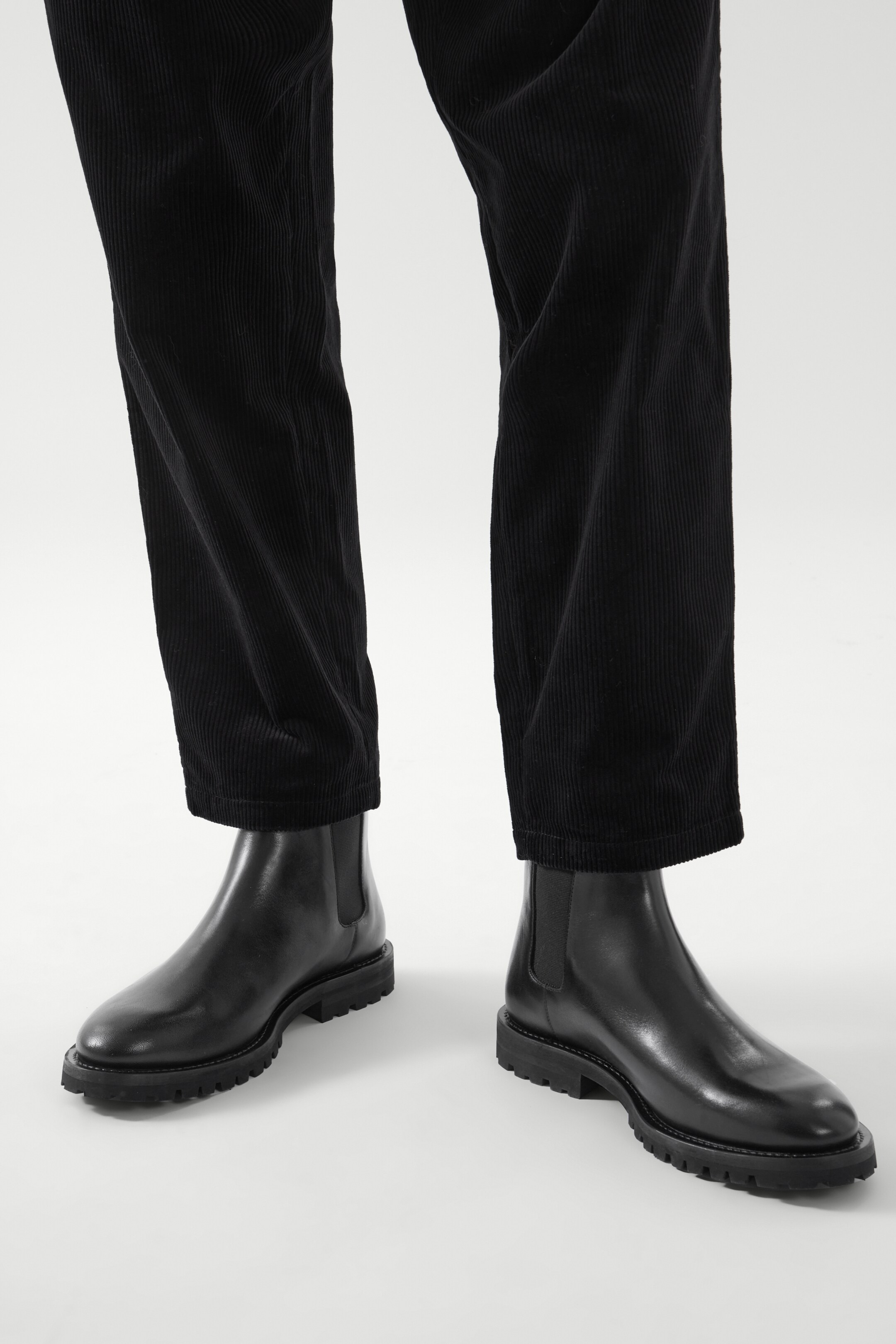 Top image of cos LEATHER CHELSEA BOOT in Black