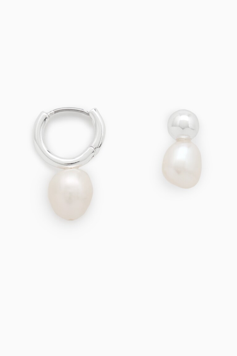 MISMATCHED PEARL EARRINGS