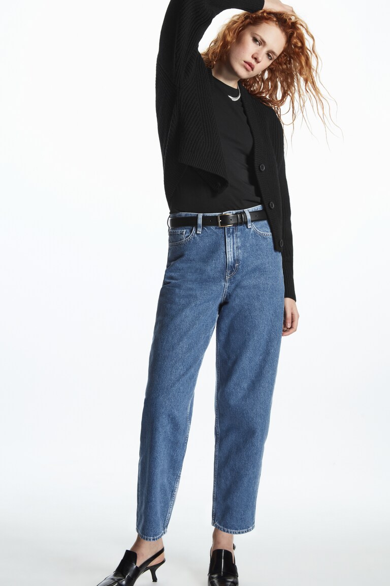 TAPERED-LEG HIGH-RISE JEANS