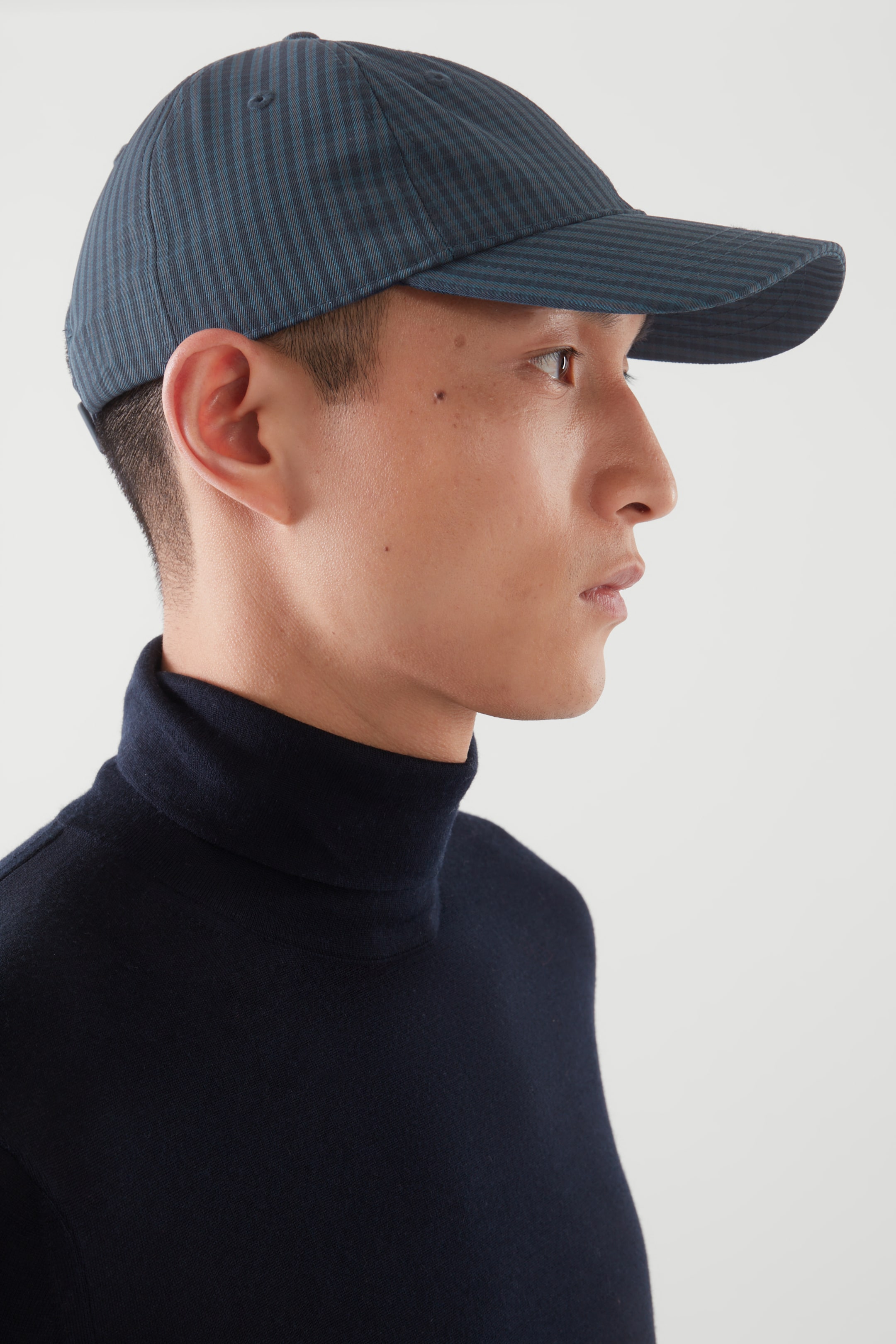 Top image of cos CHECKED WOOL CAP in NAVY