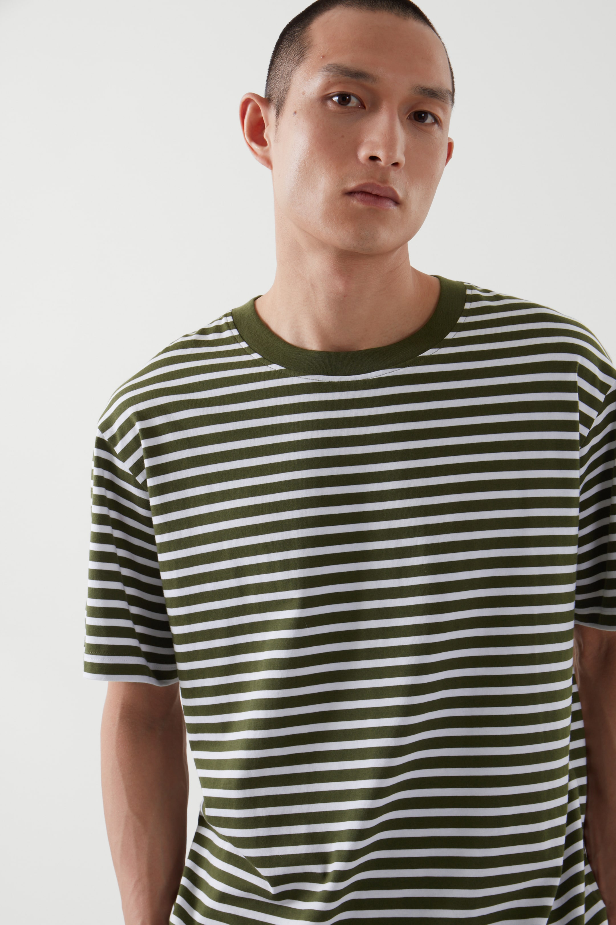 Front image of cos RELAXED-FIT T-SHIRT in GREEN / WHITE
